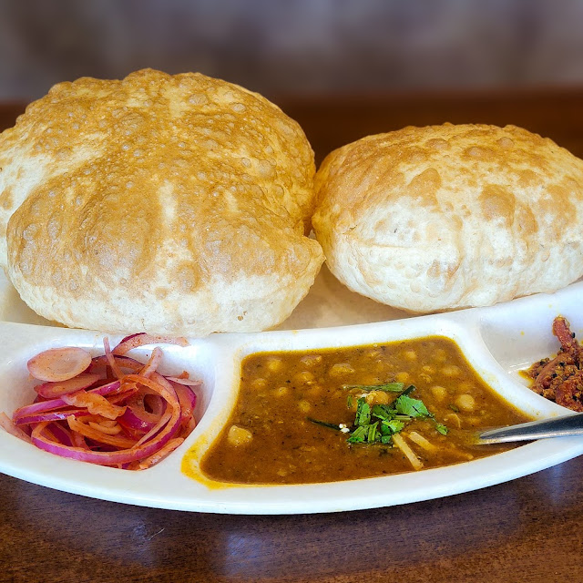 Chole Bhature 2 pcs
