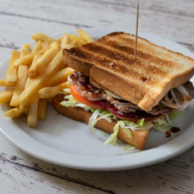 Steak Sandwich & Chips