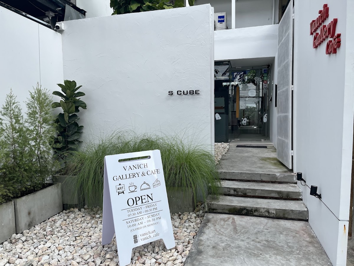 Vanich gallery & cafe'