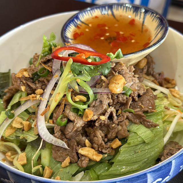 Vermicelli with Stir-Fry Beef & Salad Bún Bò Xào