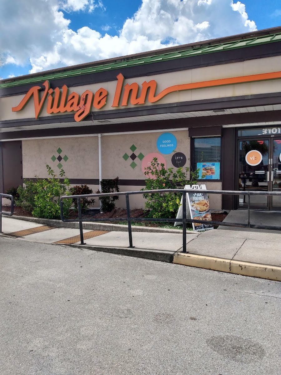 Village Inn - Sebring