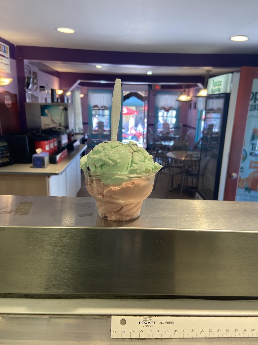 Vineyard's Best Ice Cream and Coffee Co.