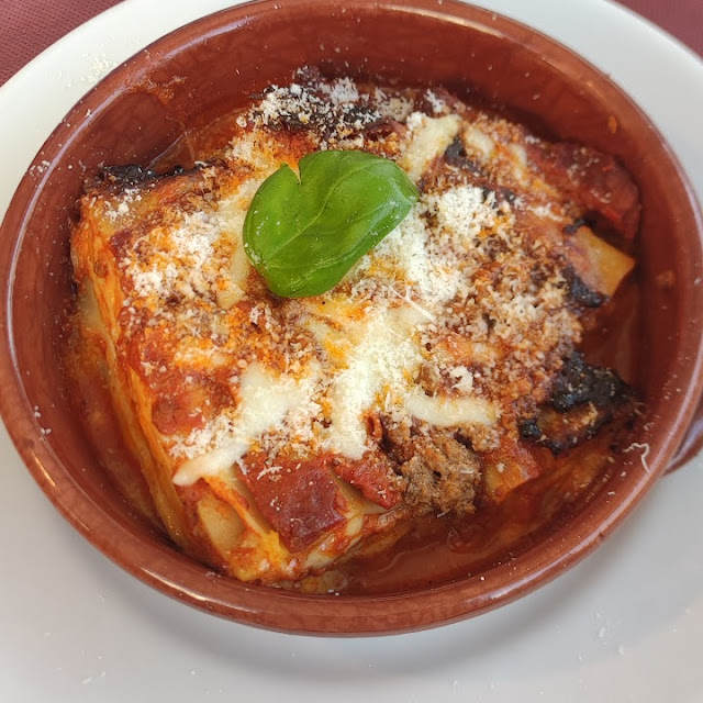 Lasagna Con Ragu E Mozzarella Di Bufala
