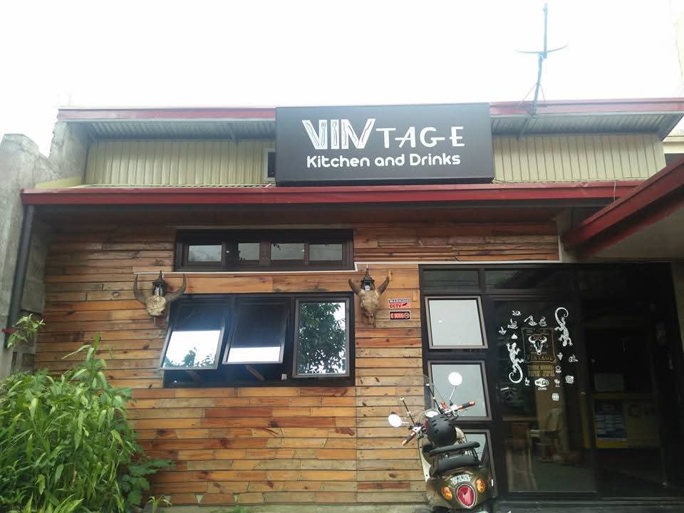 Vintage Kitchen & Drinks