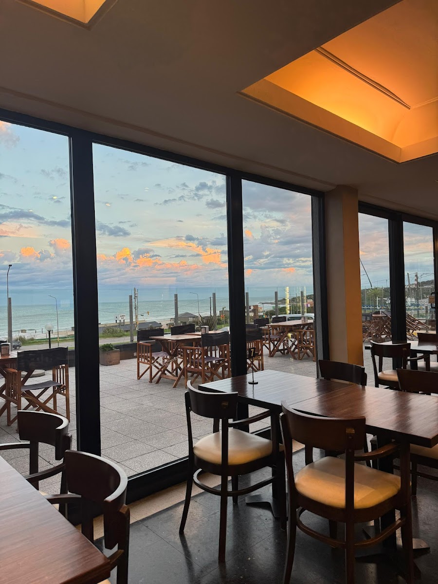 Vistas del Mar Restaurante & Cafe
