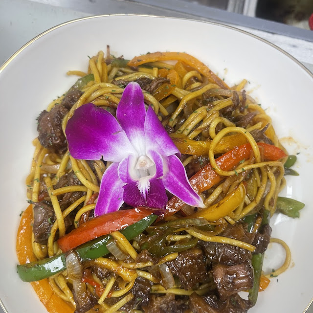Oxtail Lo Mein