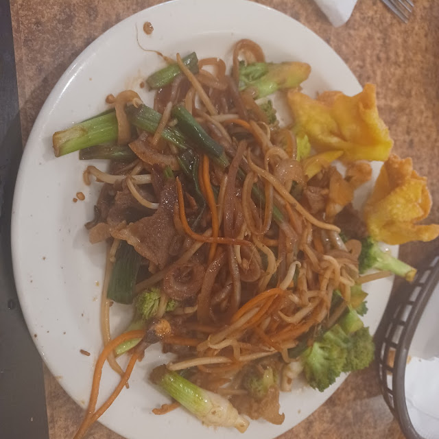 Beef and Chicken with Noodle and Broccoli