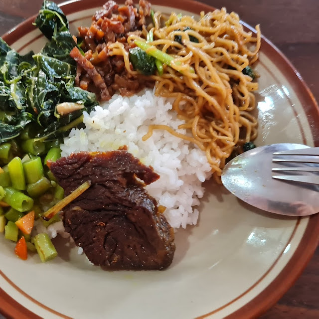 Nasi Campur Empal