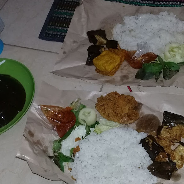 Ayam Goreng Dan Tahu Tempe