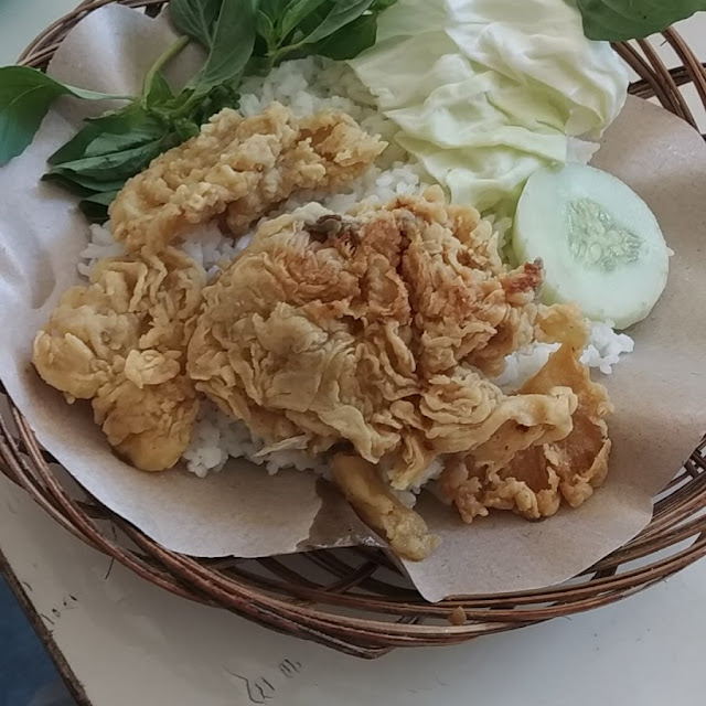 Lalapan Ayam Crispy