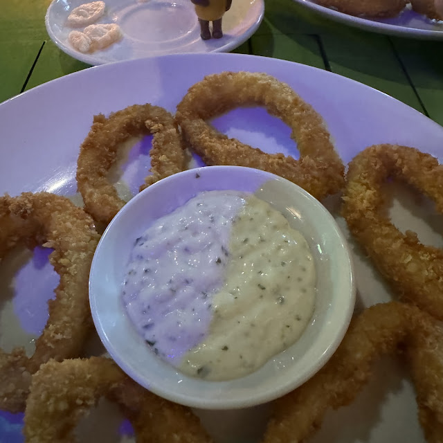 Appetizer Calamari with Garlic Sauce