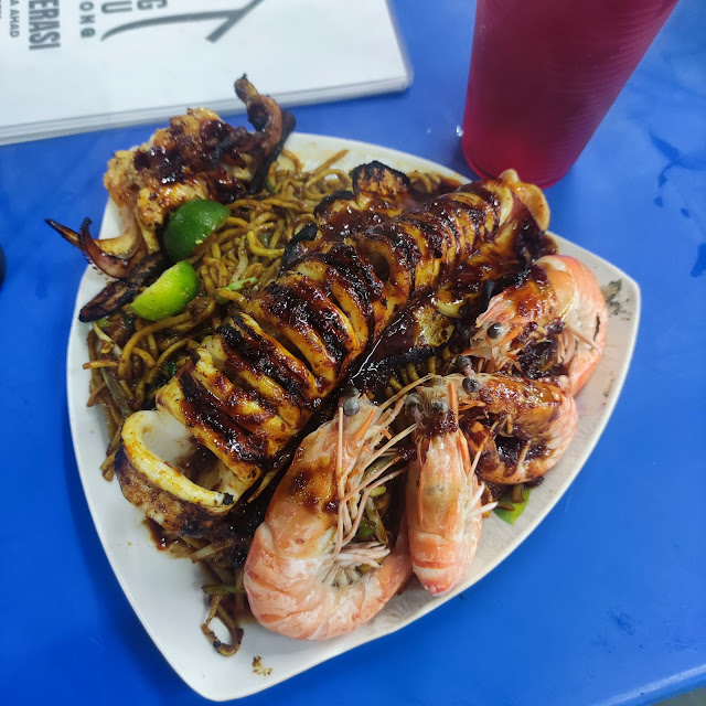 Mee Goreng Sotong Jumbo & Char Kuey Tiaw Sotong Jumbo