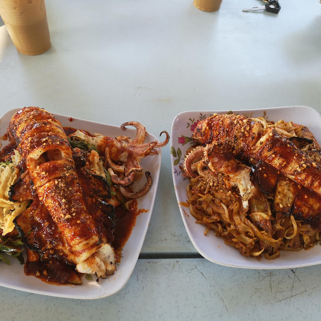 Mee Goreng Sotong Besau Bapak Kau