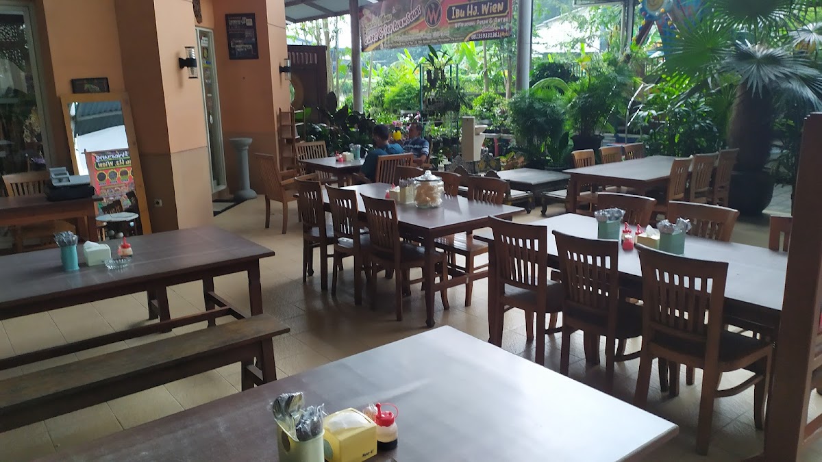Warung Ibu Hj. Wien
