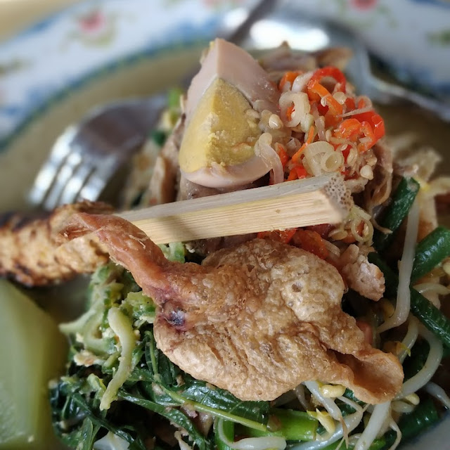 Tipat Kuah Ayam Campur