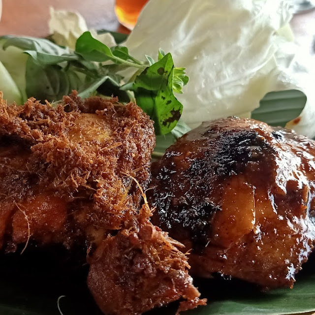 Ayam Bakar Dan Ayam Laos