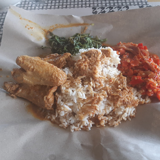 Nasi Padang Dan Gulai Urat Keting