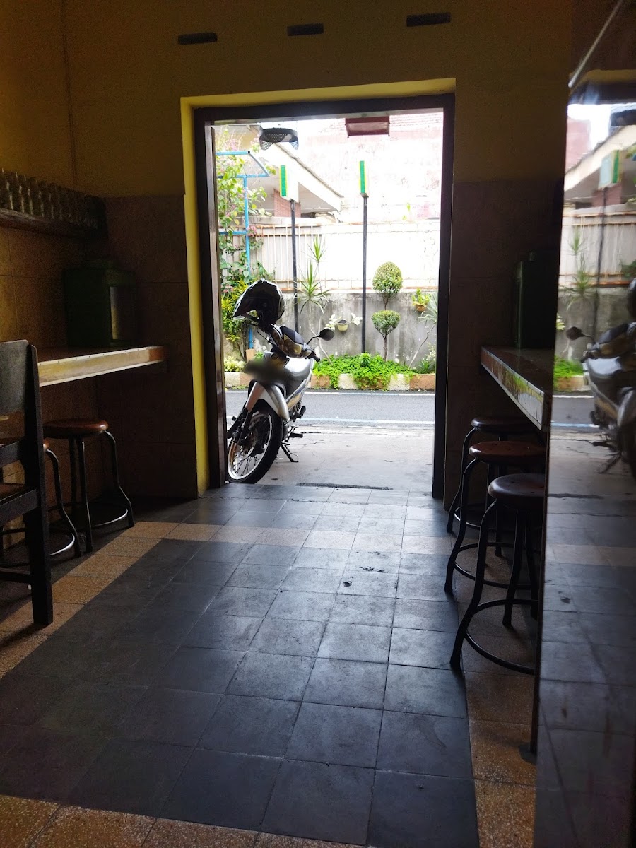 Warung nasi OYE