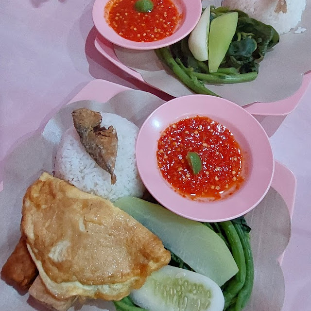 Nasi Tempong Telur Dadar