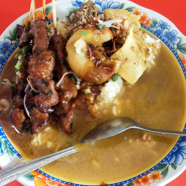 Sate Dan Gule Campur
