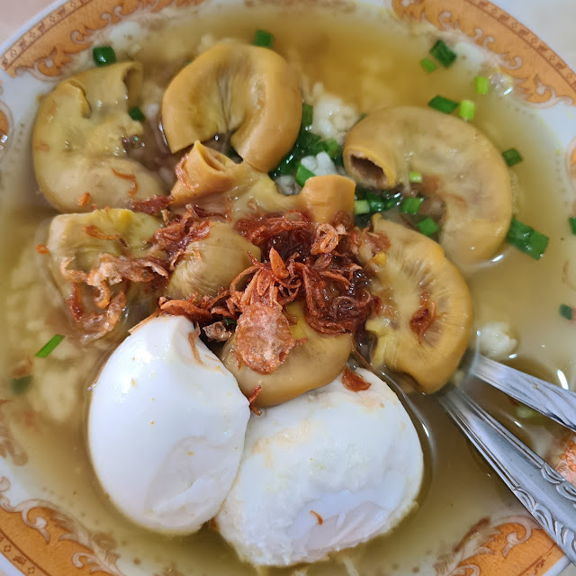 Soto Usus Tambah Telor