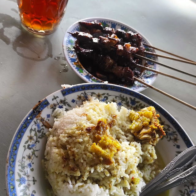 Nasi Gule Sate Kambing Hormon