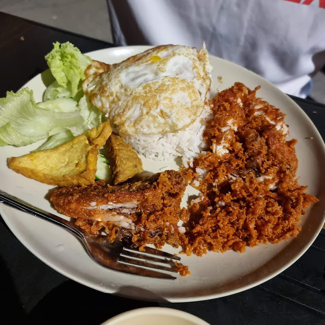 Nasi Berayam Penyet