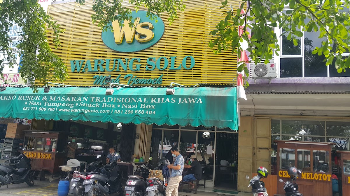 WARUNG SOLO Mbah Tjemoek