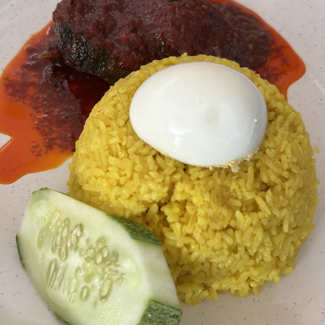 Nasi Kuning Ikan