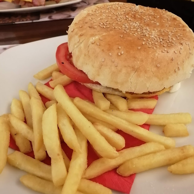 Hamburger E Patatine