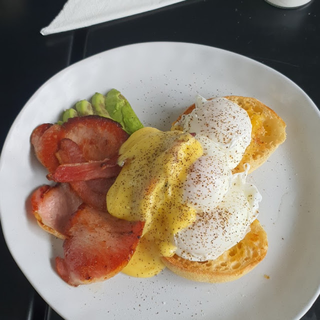 Eggs Benedict