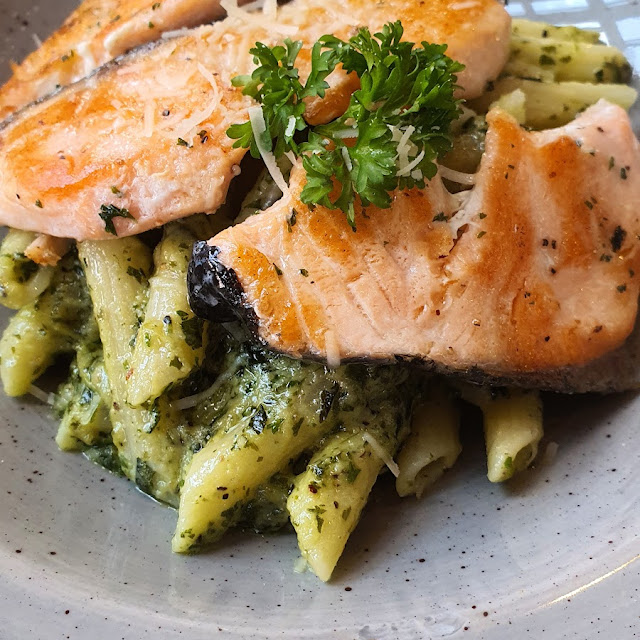 Penne' with Pink Salmon Creamy Sauce