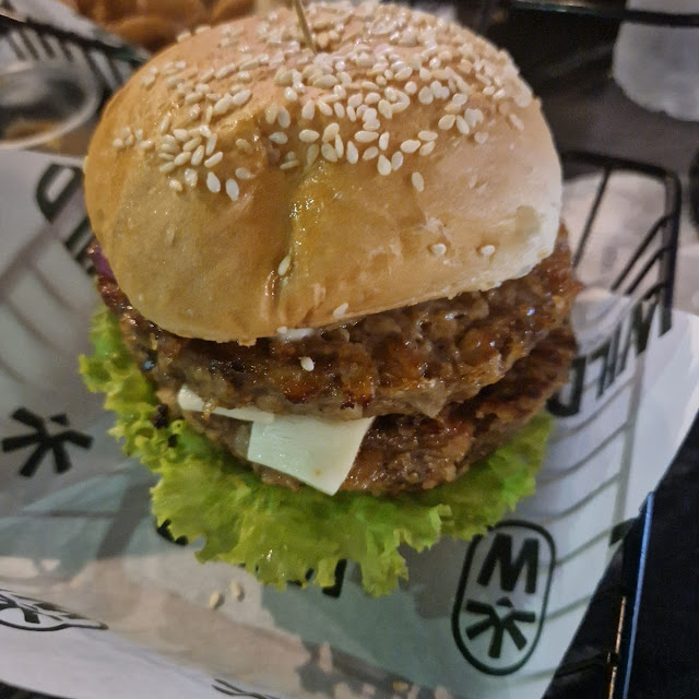 Double Cheeseburger