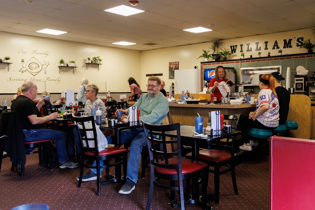 William's Family Restaurant at Fairgrounds Farmers Market