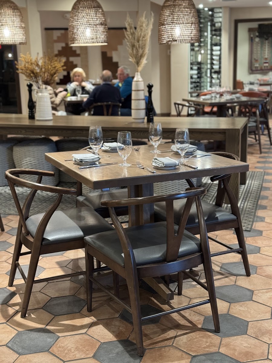 Willows Kitchen & Wine Bar