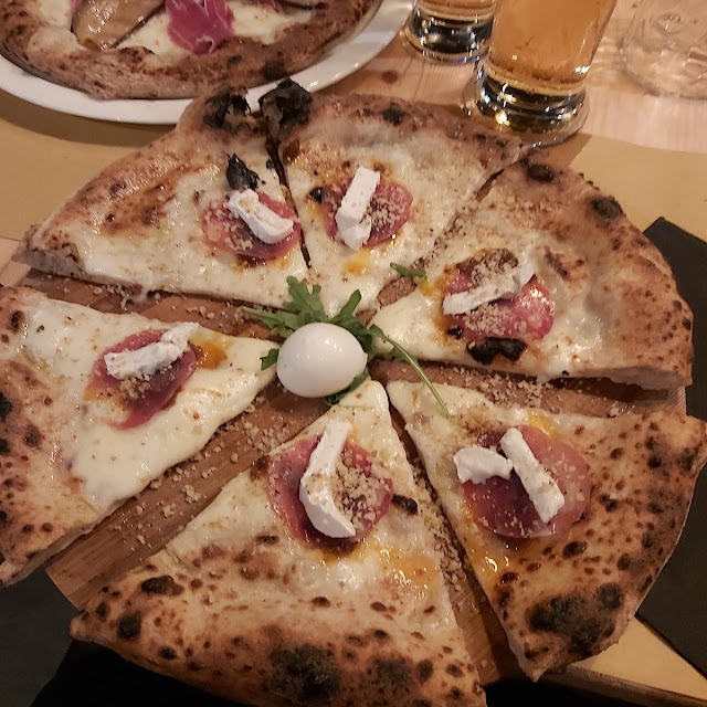 Pizza Con Farina Integrale E Pomodorino Del Piennolo