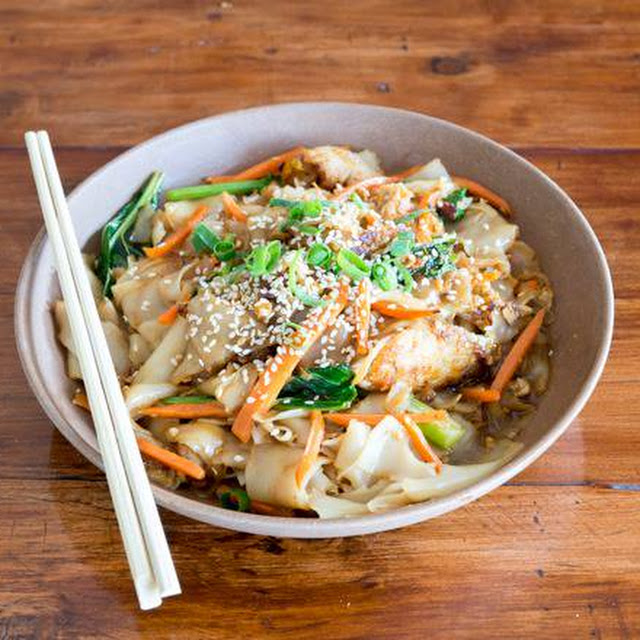 Pad See EW Chicken