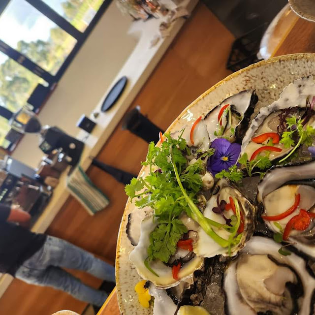 Oysters Natural