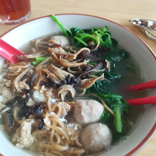 Yee Mee Pan Noodles Style with Egg