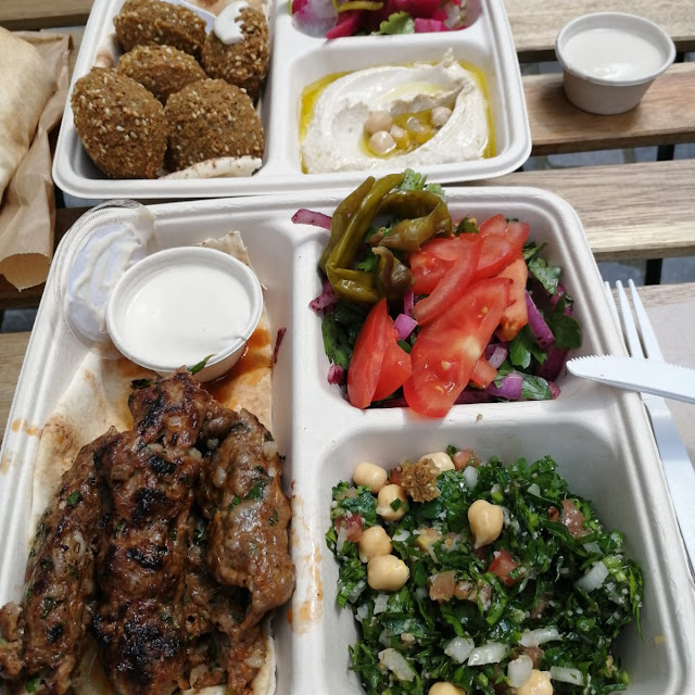 Falafel Et Kafta d'agneau Hommos Tabboulé