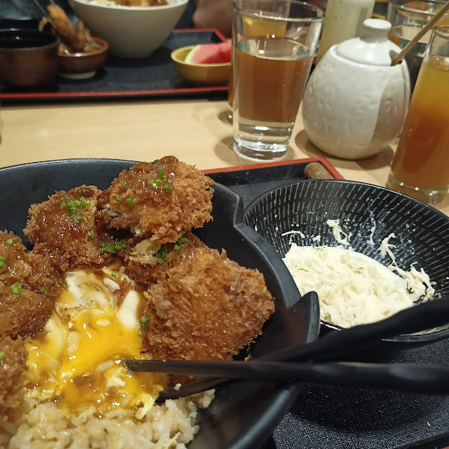 Oyakodon and Cabbage with Salad Dressing