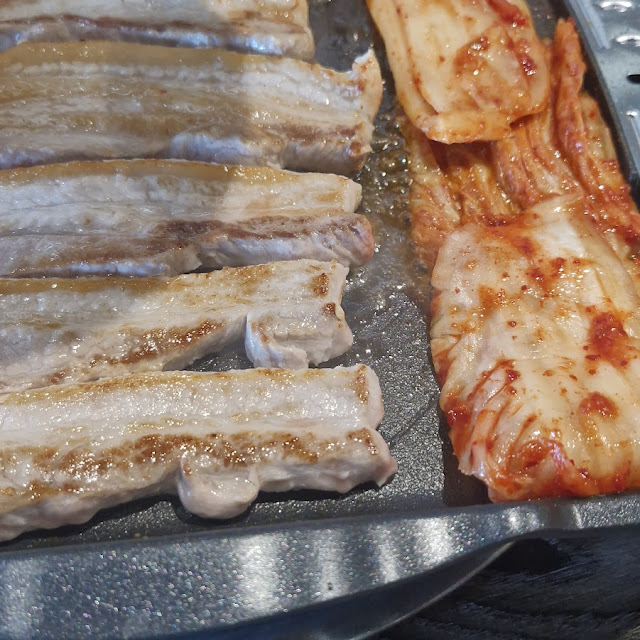 Grilled Spicy Pork Belly with Spring Onion
