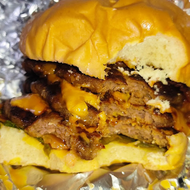 Jawbreaker Burger Menü